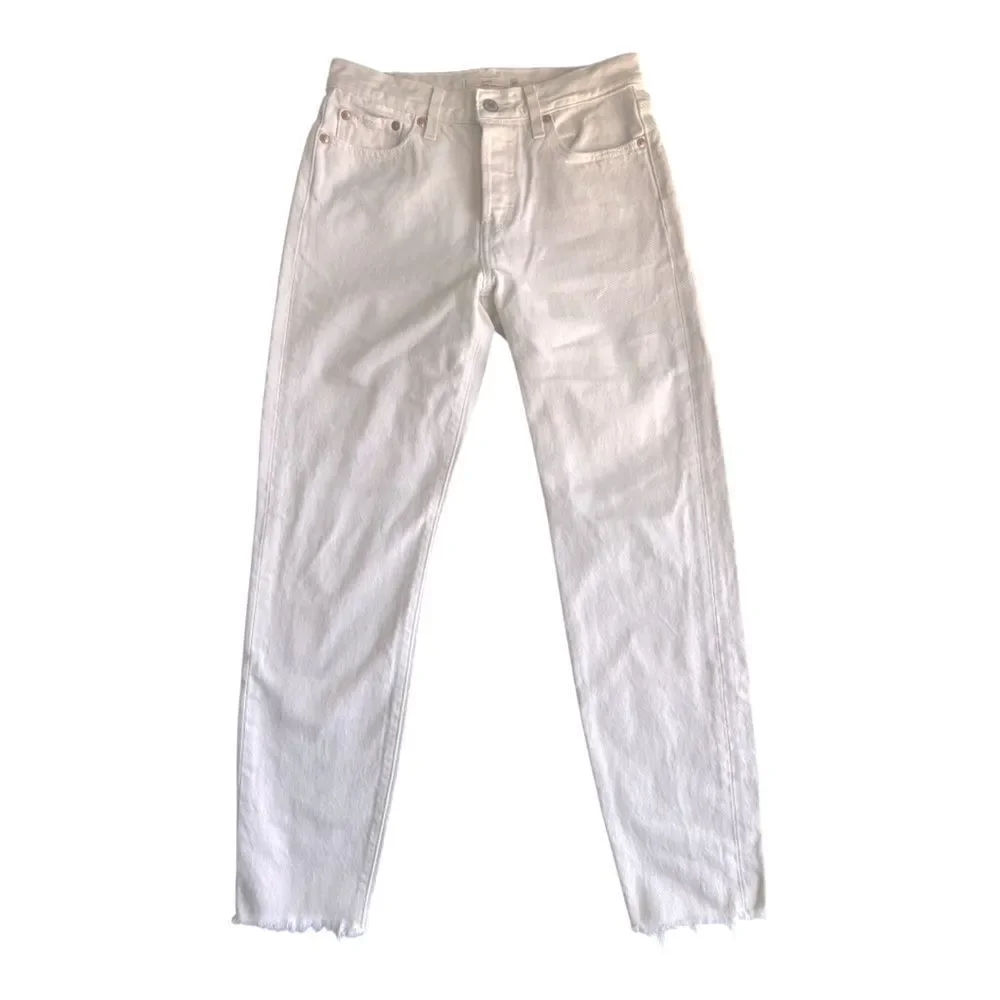 Levi’s Premium Wedgie Straight High Waist Raw Hem Eggshell White E Jeans sz 26